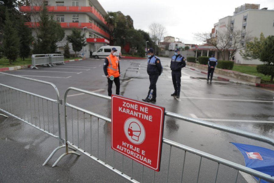 Kontakt me të infektuarin e vetëm në Krujë, izolohen 14 persona, 4 familjarë 5e7dfb9c8aaa45