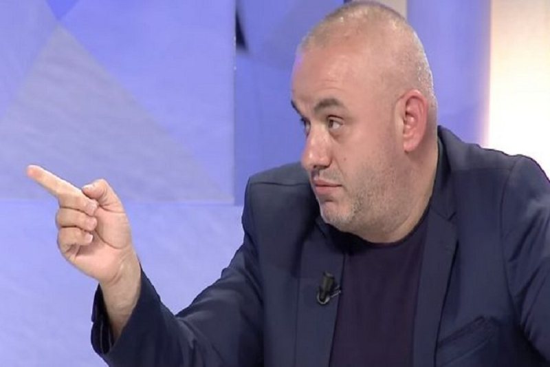 VIDEO/ “Heshtje varri para stuhisë”! Gazetari Artan Hoxha lëshon paralajmërimin e fortë: Ora 03:45 dhe… 800 0 5e6dee2eac372