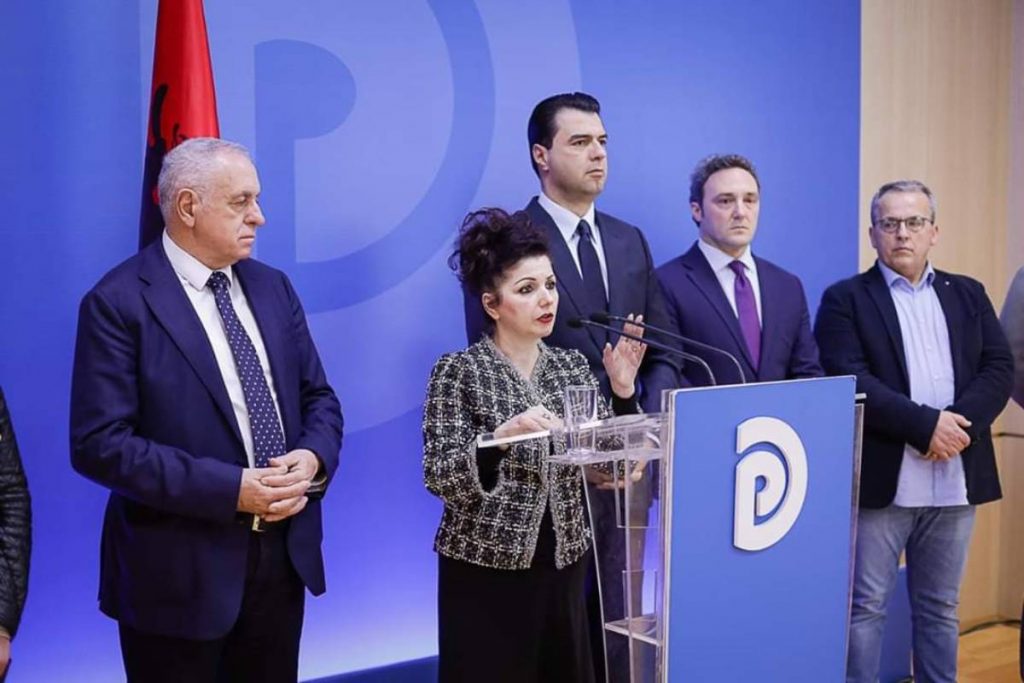Koronavirusi/ PD shpërndan analizën e Dr. Mirela Tabakut: Qëndrimi që po mbahet ndaj personave që paraqesin ankesa po arrin kufjtë e jonjerëzores PD