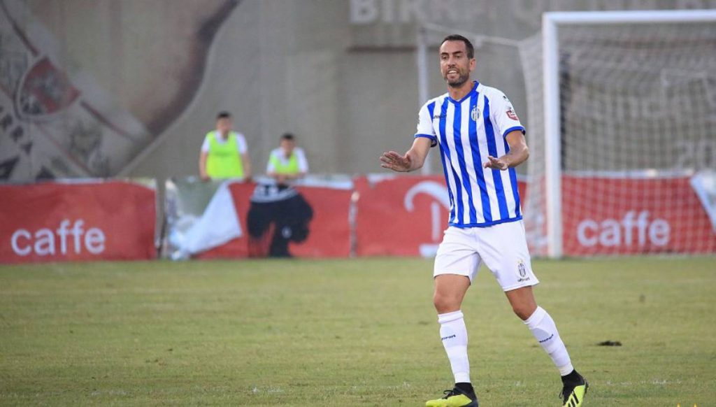 “Futbolli në parainfrakt”, rrëfehet Tefik Osmani: Ja si i kaloj ditët në shtëpi Tefik Osmani