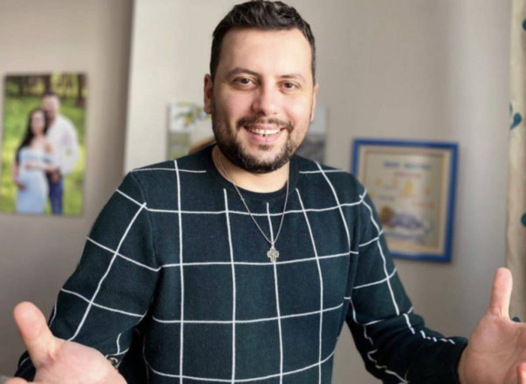 Visjan Ukcenaj ka një “problem”, kështu që kërkon mendimin e fansavë në Instagram Visjan Ukcenaj