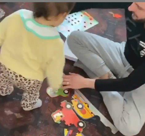 VIDEO/ Bes Kallaku “sherr” me Ajkën për lodrat në shtëpi ajka besi