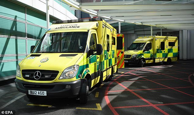 Mjekja britanike: Është tmerr, kolegu im 28-vjeç ka bërë gati testamentin! ambulanca