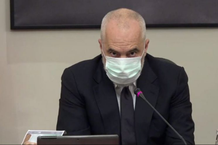 Karantina, Rama: U garantojmë pagën atyre që janë mbyllur në shtëpi, ndihmë biznesit me kreditë auto rama maske1583855654 745x495 1
