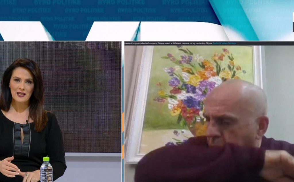 Pëllumb Piperon e zë kolla live: Nuk është për t’u trembur, rrini të qetë piperon kolla