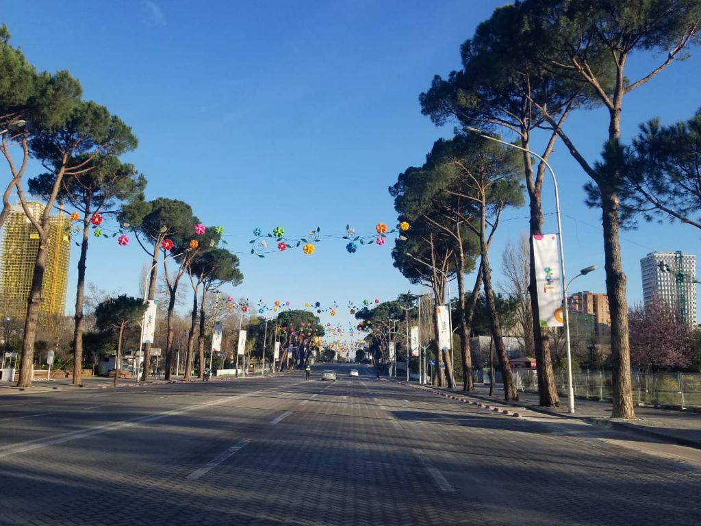 Ekonomia shqiptare në karantinë, humbjet mund t’i kalojnë 25 milionë euro në ditë tira
