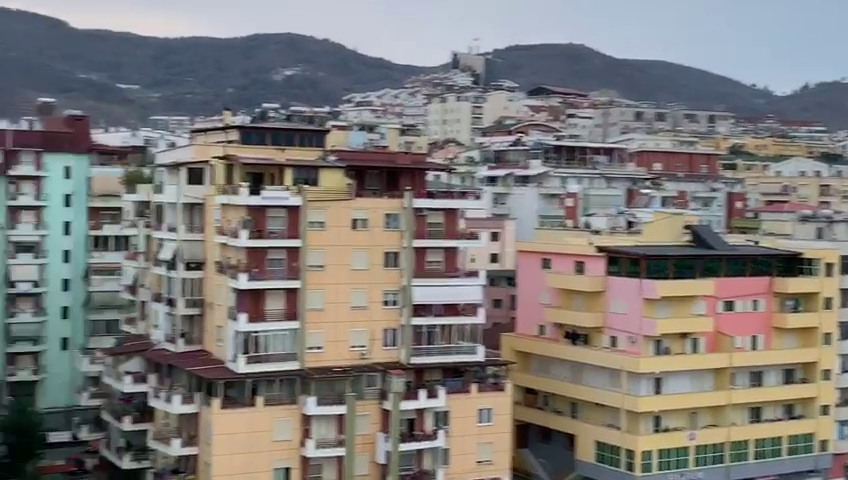 Video-t emocionuese/ Tirana duartroket mjekët dhe infermierët vlcsnap 2020 03 14 18h10m26s580
