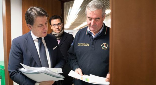 Itali/ Autoritetet: Izolimi mund të zgjatet deri më 16 maj 5e86f68a0591f5116133 0946 angelo borrelli e giuseppe conte coronavirus