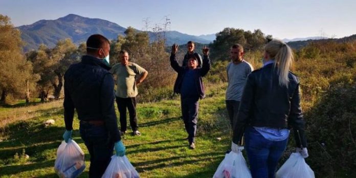 Tirana një familje e madhe, Bashkia shpërndan pako ushqimore edhe në fshatin më të largët 800 0 5e943ada188ec 750x375 1 696x348 1