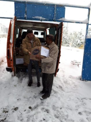 Foto/ Malaj: Bashkia e Matit ndau sot 160 pako ushqimore për familjet në nevojë 2 91535764 581502615799712 6444659081176154112 n 315x420 1