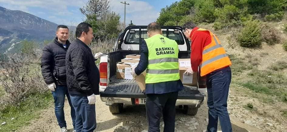 Gramshi fal taksat vendore deri më 31 korrik, kryebashkiaku Taçe: Opozita t’i bashkohet vullnetarëve tanë në terren 92239581 1407178142803597 8737503771300462592 n