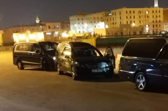 Media italiane publikon pamjet/ Makinat me viktimat e koronavirusit në radhë për në Shqipëri 92473541 10157566008843717 5249151116108627968 n