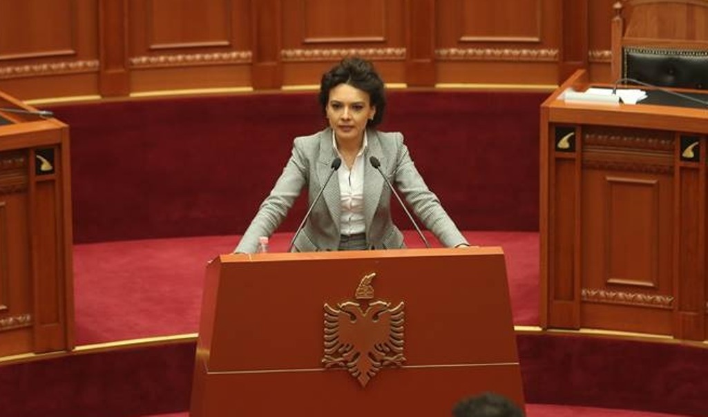 “Të mos hiqen njerëz nga puna”/ Ministrja Spiropali jep lajmin e mirë: Ja si do mbështetet biznesi i madh nga qeveria Elisa spiropali