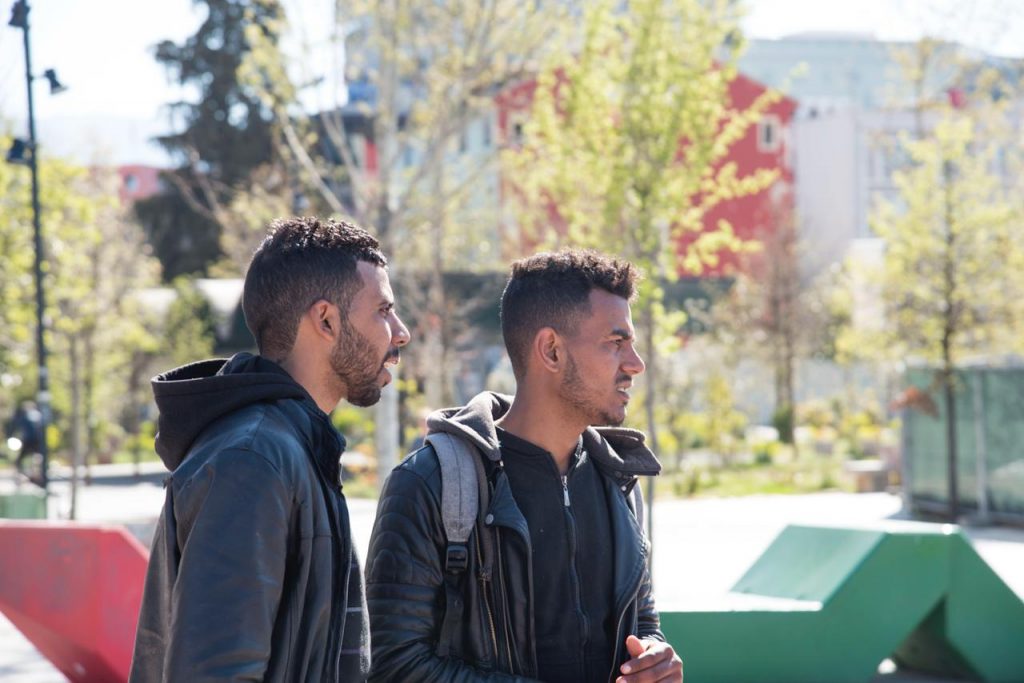 Të uritur dhe të dhunuar: Refugjatët në Shqipëri denoncojnë Qendrën në Babrru si një vend ku lulëzojnë bandat 1 Enes dhe Nuredin nga Maroku ne qender te Tiranes. Foto Nensi Bogdani