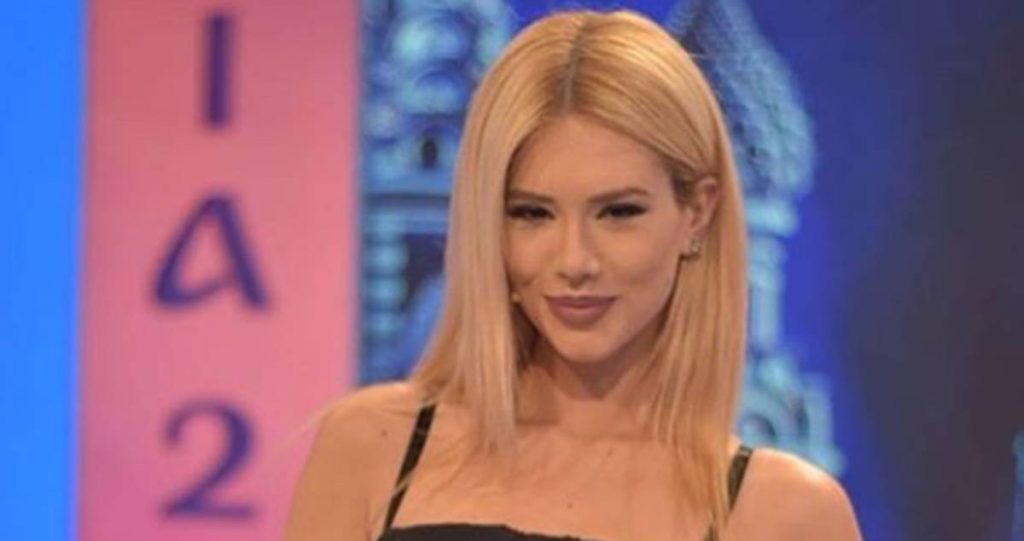 “Je ndarë edhe ti si gjithë njerëzia?”, Fjoralba Ponari u përgjigjet ndjekësve për jetën personale Fjoralba