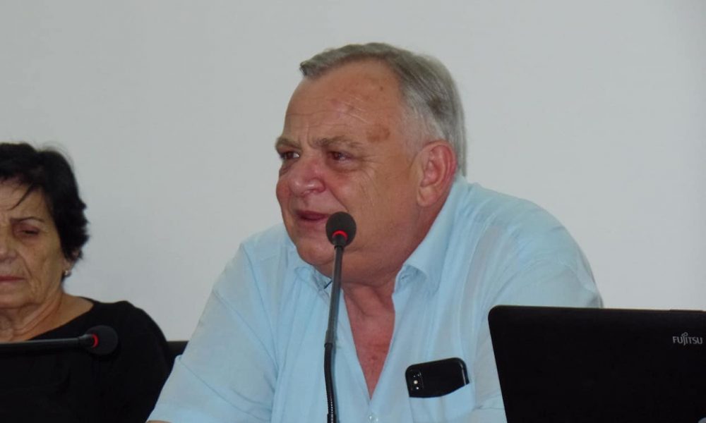 “Java që vjen na tregon ecurinë”/ Arben Gjata mesazh për qytetarët dhe mjekët në RTSH Korça GJATA