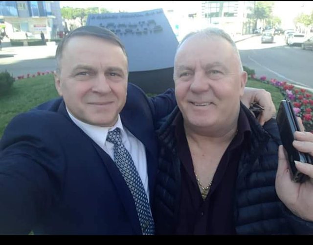 “Dhimbje e madhe, helm e lot……. Nuk e besoj dot”, u gjet i vrarë me një tjetër person në Lezhë, miqtë mesazhe prekëse për rapsodin e njohur Lezha Kol Murrani