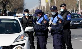 Publikohet akti normativ/ Falen gjobat e COVID-19! Kush i ka paguar do marrë lekët pas. Makinat dhe lejet e bllokuar kthehen brenda 15 majit POLICIA 3
