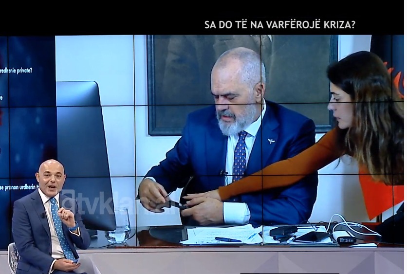 Anjeza Maja “rrezikon” kryeministrin Rama, i afrohet, pa maskë e doreza dhe i prek telefonin Pamje nga emisioni