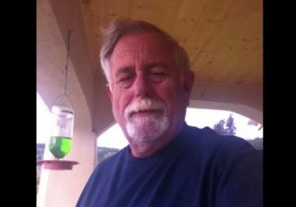 Nuk i përgjigjej mikut në telefon prej 3 ditësh, amerikani gjendet i pajetë në Sarandë Robert Hood 1