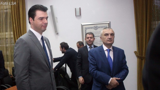 Meta kundër Bashës: Kufizimet e lëvizjes janë masë e domosdoshme, vetëm me gjurmueshmëri e izolojmë shpërndarjen e COVID-19 basha dhe meta 620x350 1