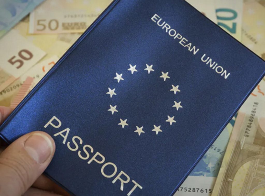 Shqiptarët, të dytët për të marrë nënshtetësi europiane, 430 mijë nga viti 2002 be pasaport