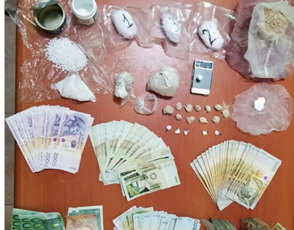 Ndjekje si në filma, policia kap 32 vjeçarin shqiptar me 30 kilogram kokainë pasi e qëllon tek gomat e makinës droge