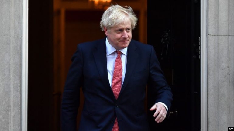 Kryeministri britanik do vaksinohet me Astrazeneca johnson1 1 770x433 1