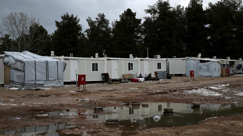 Situata alarmante, izolohet kampi i refugjatëve në Greqi, gjenden dhjetëra emigrantë me Covid-19. Disa kalojnë dhe në Shqipëri kampi