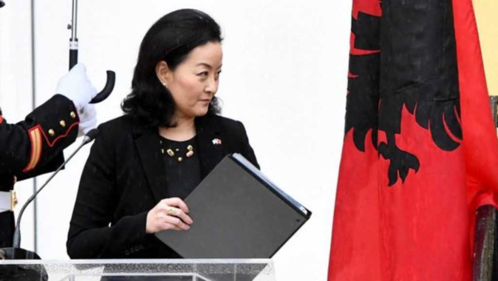 “Kam folur me Metën, Ramën dhe Bashën” Yuri Kim del me mesazhin e fortë për politikën dhe qytetarët kim 1