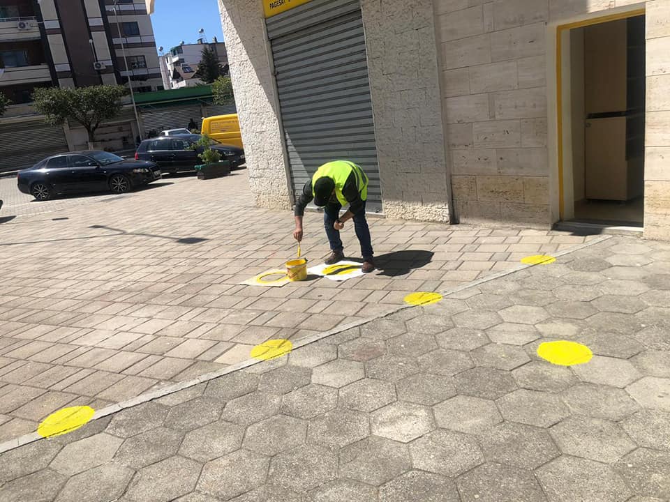 Ruajtja e distancës, ja zgjidhja që i ka dhënë Bashkia Mat mat