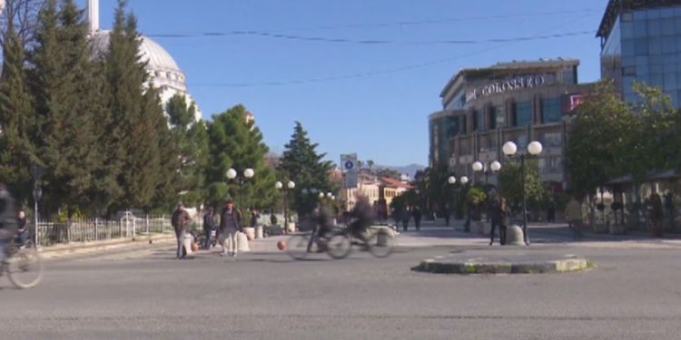 Zëri i Amerikës: Situata në Shkodër erdhi pasi Bashkia dhe qytetarët sfiduan urdhrin e qeverisë shkoder 2 750x375 1