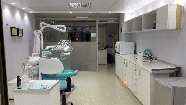 Urdhri i Stomatologëve: Kush hap klinikën dentare gjatë luftës me COVID-19, i pezullohet 6 muaj licenca stomatologji klinike dentare