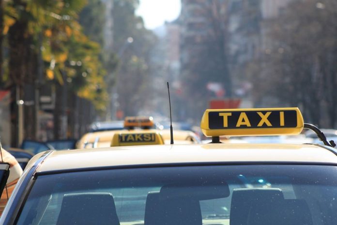 Shërbimi taksi brenda qytetit nga nesër i lejuar taksi 696x464 1