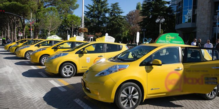 “Nga 4 maji nis lëvizja ndërqytetase, në fillim të majit do kemi planin për turizmin” taksiok 750x375 1