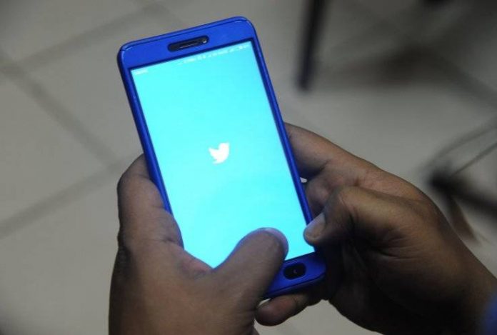 Twitter bllokon teoritë komplotiste që lidhin COVID-19 me rrjetin 5G twitter 696x469 1