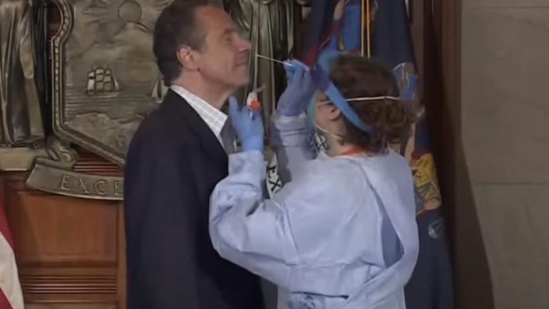VIDEO/ Guvernatori i Nju Jorkut bën testin e koronavirusit gjatë transmetimit live 1 160 780x439 770x433 1