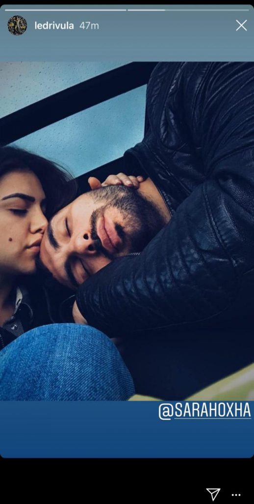 Megjithëse larg njëri-tjetrit, Ledri Vula sapo postoi foton më të bukur me Sarën dhe duken shumë të dashuruar!! 1 1