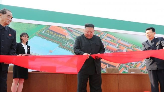 Pas spekulimeve për vdekjen e tij, Kim Jong Un shfaqet në publik 112087989 mediaitem112087988