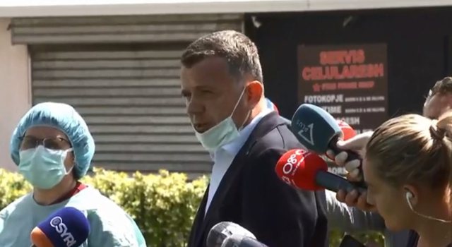 “E kam kaluar COVID-19 që në janar”/ Balla përplaset keq me gazetaren: Ju lutem ruani distancën! (replikat) 640 0 5eba6c6d6beb9