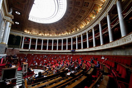 Francë/ Macron humbet shumicën absolute në parlament 91170b873c9dd617e1985dfc1fb4ed75 1