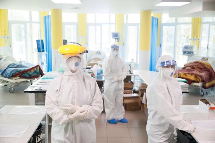 Helena Kadare për mjekët në spitalin Infektiv: Punë e jashtëzakonshme që na tronditi 92411878 924323571357027 2903450355121520640 o 696x464 1