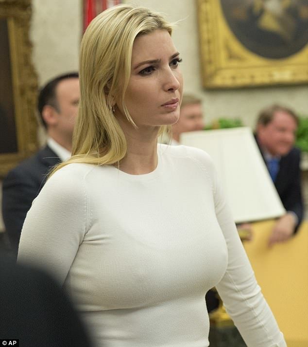 Daljet pa reçipeta të Ivanka Trump, 20 fotot më të nxehta të vajzës së presidentit 2 9e66bc39bf5704a4cc0ba183d71fb81b