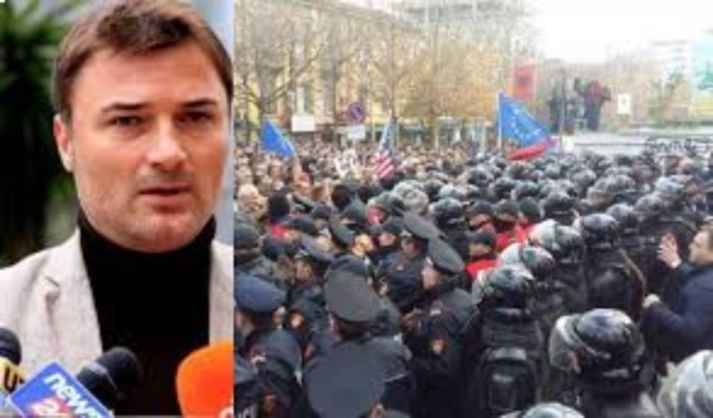 Protesta e Aleancës/ I pari nga PD mbërrin në shesh Alibeaj, policia instalon autoparlantët Alibeaj 1