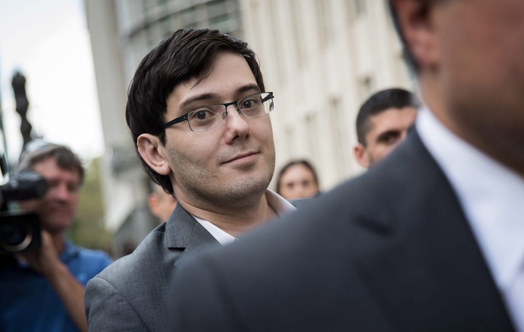 “Më nxirrni nga burgu, të gjej kurë për koronavirusin”/ Refuzohet kërkesa e shqiptarit më të urryer në SHBA Martin Shkreli