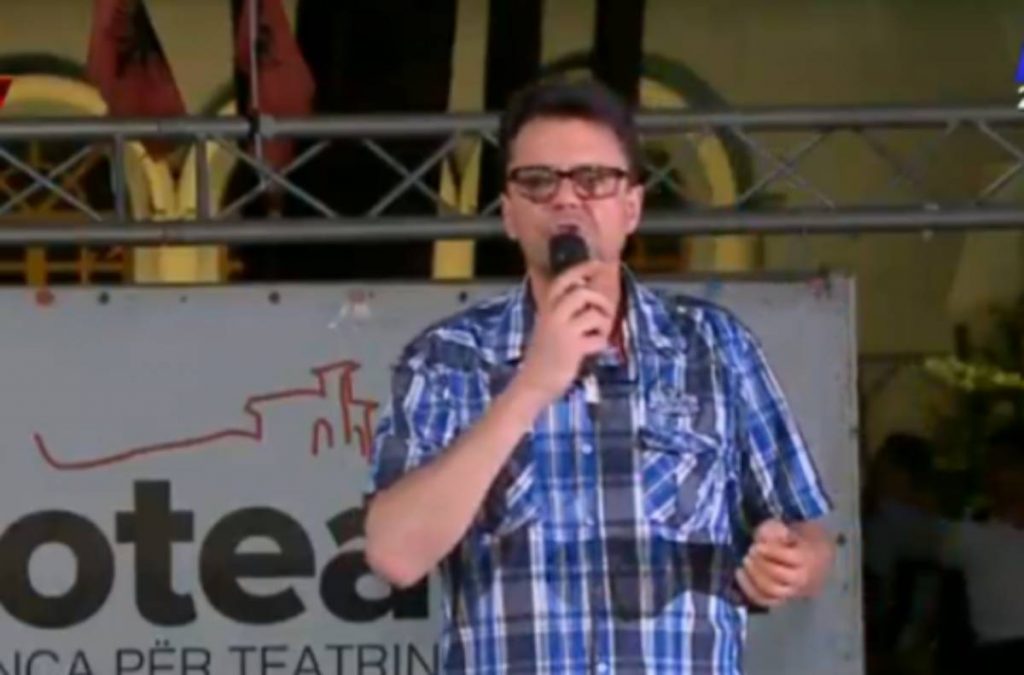 Protesta për Teatrin/ Neritan Licaj sulmon Ramën dhe Veliajn: Duhet të rrëzojmë këta gangsterë politik Neritan Licaj 1