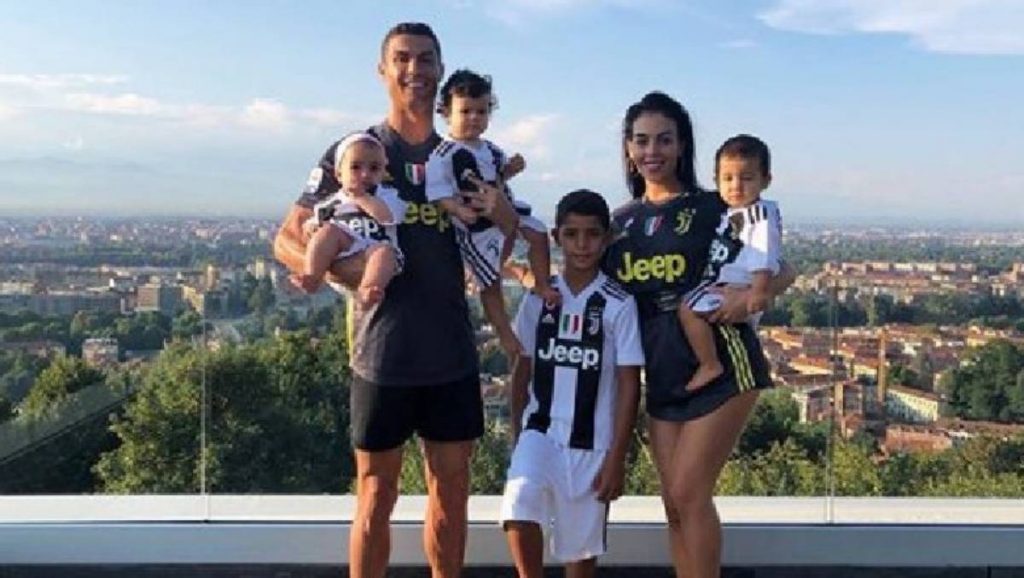 Cristiano Ronaldo do të bëhet baba për herë të pestë? Foto dhe fjalët e Georginës po bëjnë xhiron e rrjetit Ronaldo
