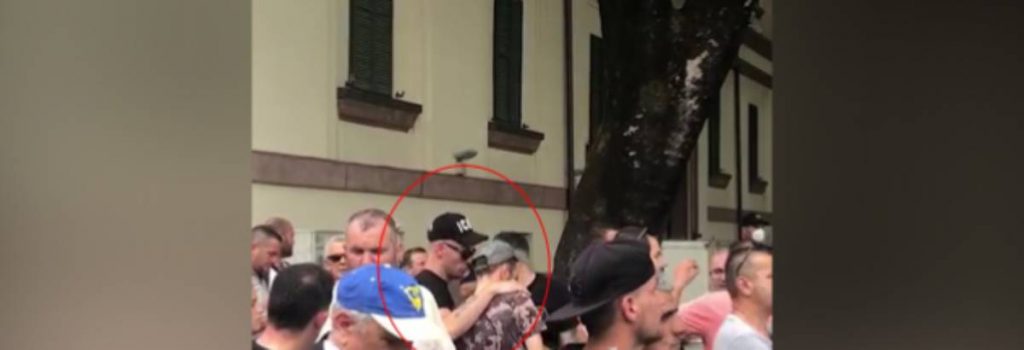Stresi nuk mungon në protestat ku merr pjesë PD, edhe sot në shesh i maskuar me kapele dhe syze të errëta Stresi