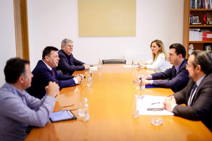 Basha takim me drejtuesit e Shoqatës Shqiptare të Turizmit: Nuk kemi marrë asnjë ndihmë financiare WhatsApp Image 2020 05 05 at 15.24.25 675x450 1
