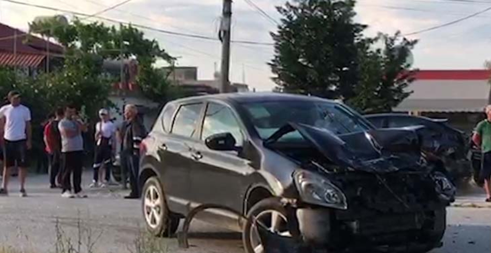 Nuk ndalen aksidentet, makinat bëhen shoshë në aksin rrugor Fier-Seman aksident ok 1